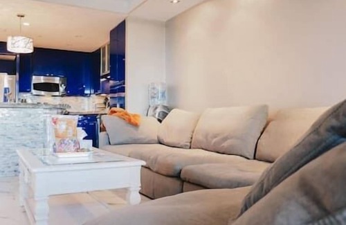 McLean Condo | SPACIOUS 2 BDRM 2 BATH CONDO | STUNNING CITY VIEW
