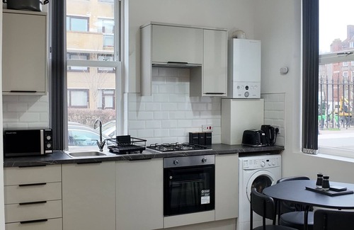 Haverstock Apartment | Spacious 2 Bed Apart with Patio in Camden WR201