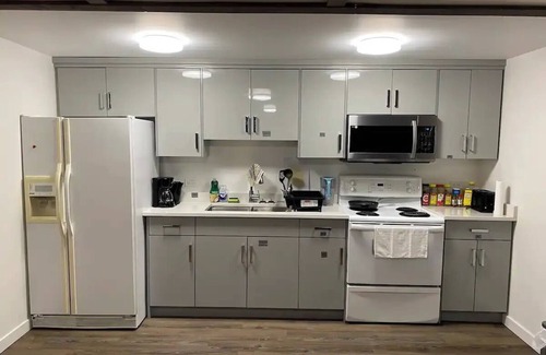 Saskatoon House | Spacious 2 bed basement suit in quite neighborhood