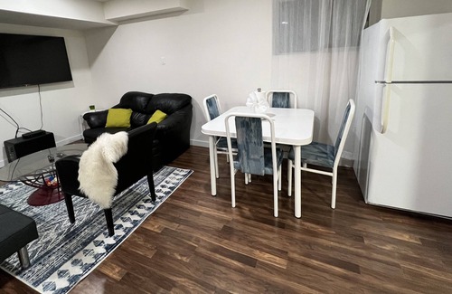 Northwest Edmonton Apartment | Spacious 2 bed suite/garage parking/close to HWY