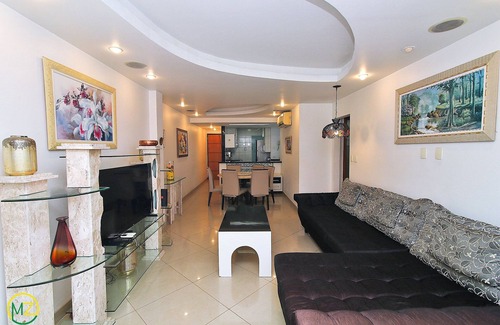 Leme Apartment | Spacious 2 bedrooms on Leme beach for 7 people