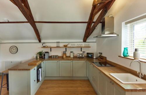 Cley next the Sea Apartment | Spacious 2 Bedroom Coach House in Cley Norfolk