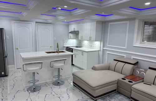 Brampton Apartment | Spacious 2 Bedroom, 1 Bathroom Luxury Apartment