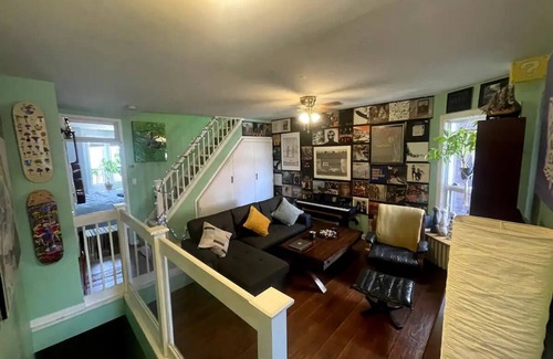 Seaton Village House | Spacious 2 Bedroom Apartment with Sun Room in Great Area Close to Subway