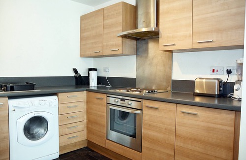 Leytonstone Apartment | SPACIOUS 2 BEDROOM APARTMENT,SLEEPS 6