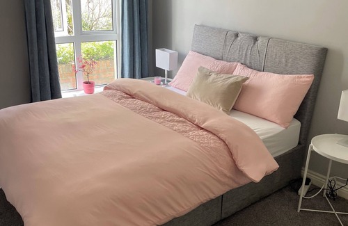 Grand Canal Dock Apartment | Spacious 2 Bedroom apartment in City Centre