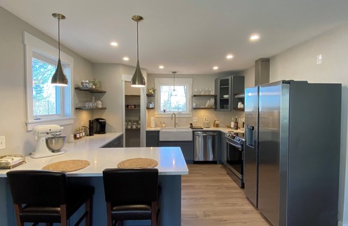 Hooksett Apartment | Spacious 2 Bedroom Apartment on Rural, Wooded Property. King Bed