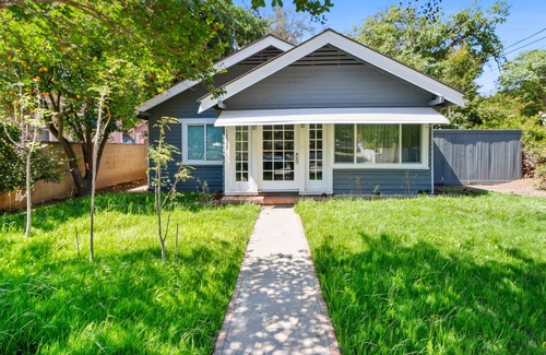 Whittier House | Spacious 2-Bedroom Avocado Home!