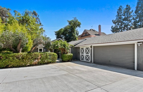 Whittier House | Spacious 2-Bedroom Avocado Home!