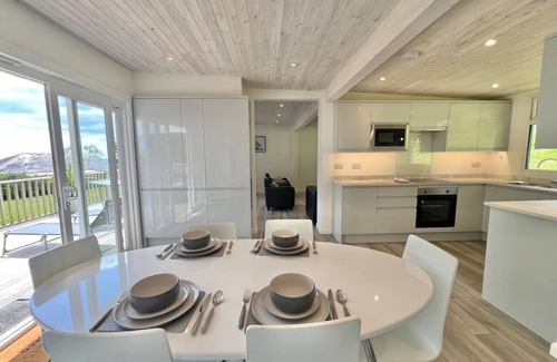 Dartmouth Apartment | Spacious 2-bedroom chalet with amazing sundeck