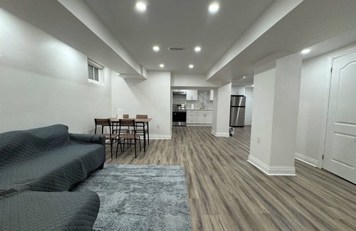Wexford House | Spacious 2 bedroom, 2 bath suite