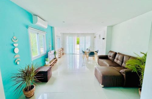 Hin Hong House | Spacious 2 bedroom house in Hin Kong