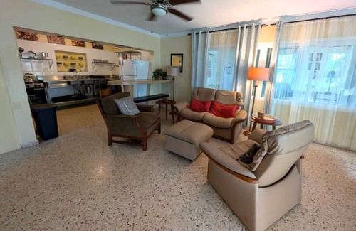 Esperanza Apartment | Spacious 2 Bedroom in Esperanza