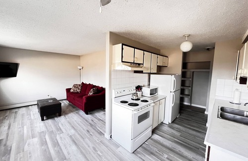 Whitecourt Apartment | Spacious 2 Bedroom Suite in 4 Plex downtown Whitecourt w/In Suite Laundry