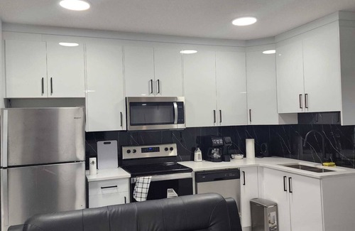 Northeast Edmonton House | Spacious 2 Bedroom Suite in Edmonton, Canada