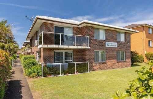 Forster Apartment | Spacious 2 Bedroom unit on the edge of Wallis Lake.