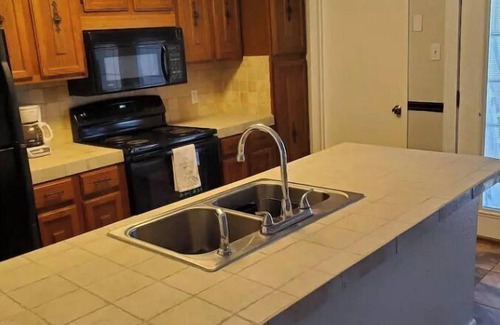 Bossier City House | Spacious 2 bedroom End Unit Townhome in Prime location