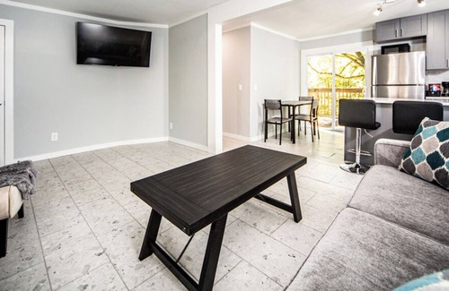 Kansas City House | Spacious 2 Bedroom with Pool Table minutes from EVERYTHING