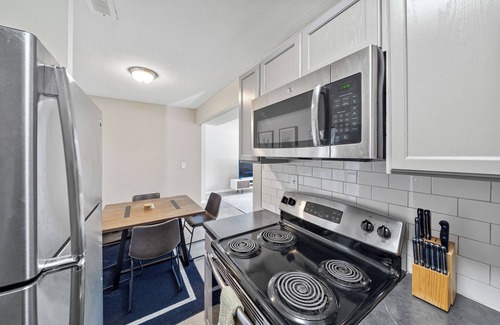 Hanover Place Apartment | Spacious 2 Bedroom Apartment in Heart of Midtown