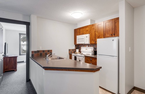 East Kootenay Condo | SPACIOUS 2-Br 2-Ba | Ski In/Out | Pool & Hot Tubs | in Heart of PANORAMA RESORT