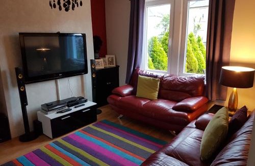 Inverness House | Spacious 2 double bedrooms house for a relaxing stay.