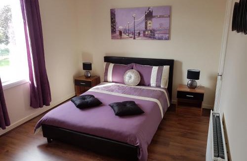 Inverness House | Spacious 2 double bedrooms house for a relaxing stay.
