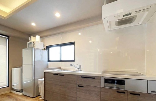 Hiroshima City Centre Apartment | Spacious 2 level apartment 4BR for 16 PPL