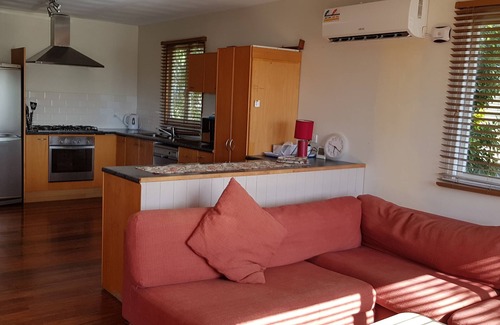 Wynnum House | Spacious 2-Storey Home By The Bay: Sleeps 12