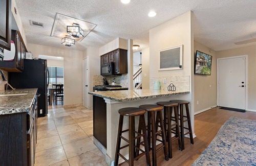 Indian Oaks House | Spacious 2-Story Home + Private Backyard + Office