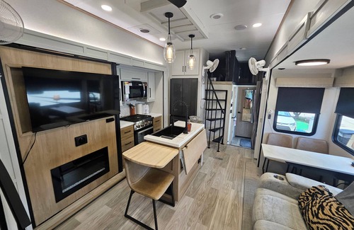 Lorena House | Spacious 2025 Destination RV Sleeps 9