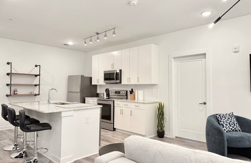 Old Fourth Ward Apartment | Spacious 2B2B Condo in ATL! Free Street Parking!