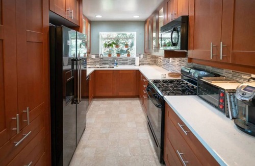 Heritage District Apartment | ✨Spacious 2B2B in Sunnyvale 🌲 Patio/AC/1000mb wifi/more…