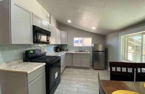 El Paso House | Spacious 2BD/1 Bth in Central-EPn