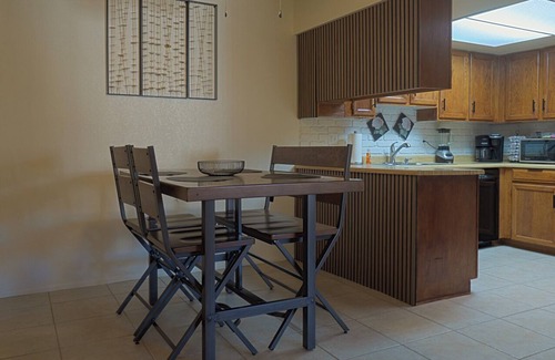 Maryvale Village House | Spacious 2bed-2bath Glendale retreat private pool 1 car garage central location.