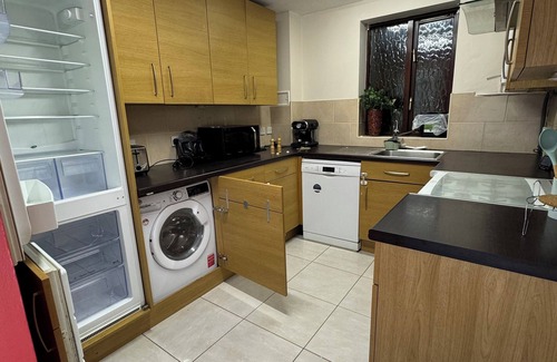 Fairfield Apartment | Spacious 2bed flat in East Croydon, perfect for families, groups/bis travelers.