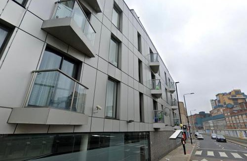 Royal Docks Apartment | Spacious 2bedroom apartment in London city airport