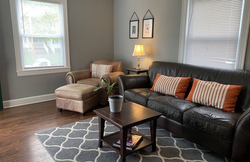 Jacobs House | Spacious 2bedroom, minutes to Hospital, Expo Ctr & Downtown
