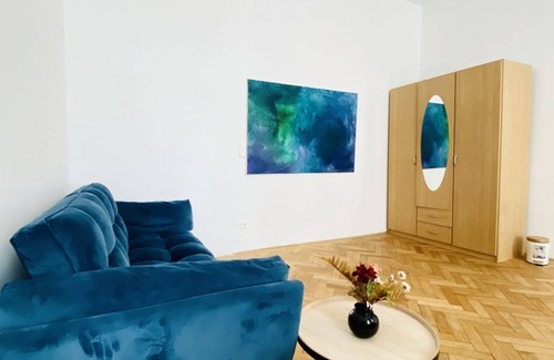 Rudolfsheim-Funfhaus Apartment | Spacious 2BR Apt, Up to 6P, 4-Min to Stadthalle