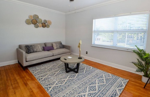 Virginia Park Apartment | Spacious 2BR by Virginia Park Neighborhood