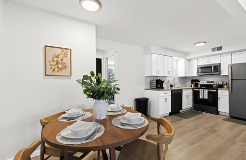 Royal Oak Apartment | Spacious 2BR Flat near Downtown Royal Oak