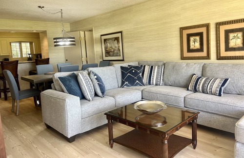 Wesley Chapel Condo | Spacious 2BR Golf Course Condo w/Large Patio, 4 Queen Beds & Workspaces – Perfect for Any Getaway!