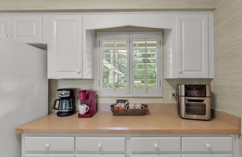 Wesley Chapel Condo | Spacious 2BR Golf Course Condo w/Large Patio, 4 Queen Beds & Workspaces – Perfect for Any Getaway!