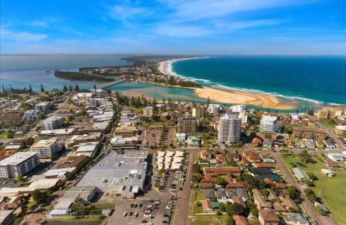 The Entrance Apartment | Spacious 2BR near The Entrance Beach - 7Min Walk!
