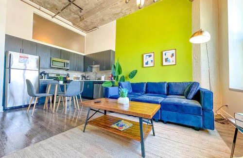 Near South Side Apartment | Spacious 2BR South Loop with Skyline view, Optional Parking and Gym Access Near McCormick Place and Soldier Field