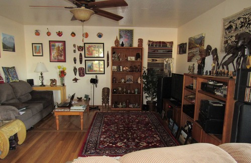 North and East House | Spacious 2brm /2BA first floor of a two story house