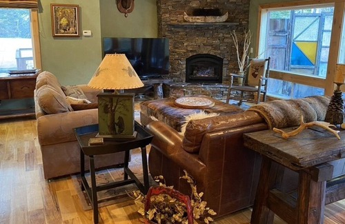 Tahoe Island House | Spacious 3,025 s/f Family Home