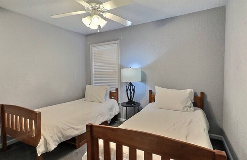 Prattville House | Spacious 3/2.5 in Prattville!