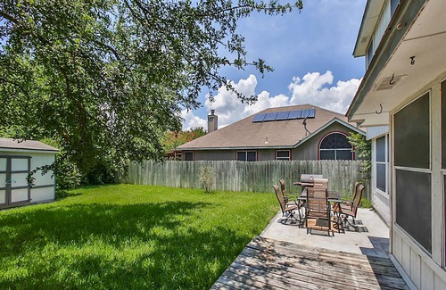 Parkwood House | Spacious 3/4 bed 3 bath house in S. Austin
