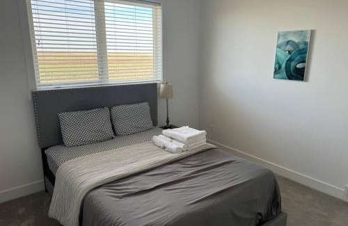 Regina Apartment | Spacious 3 bed 2 bath with attached garage
