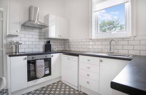 South Shields House | Spacious 3-Bed Home in South Shields, Sleeps 8